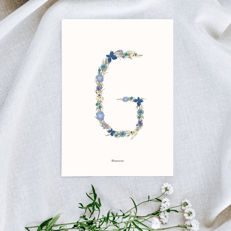petite-affiche-herbier-lettre-flowrette-bleue