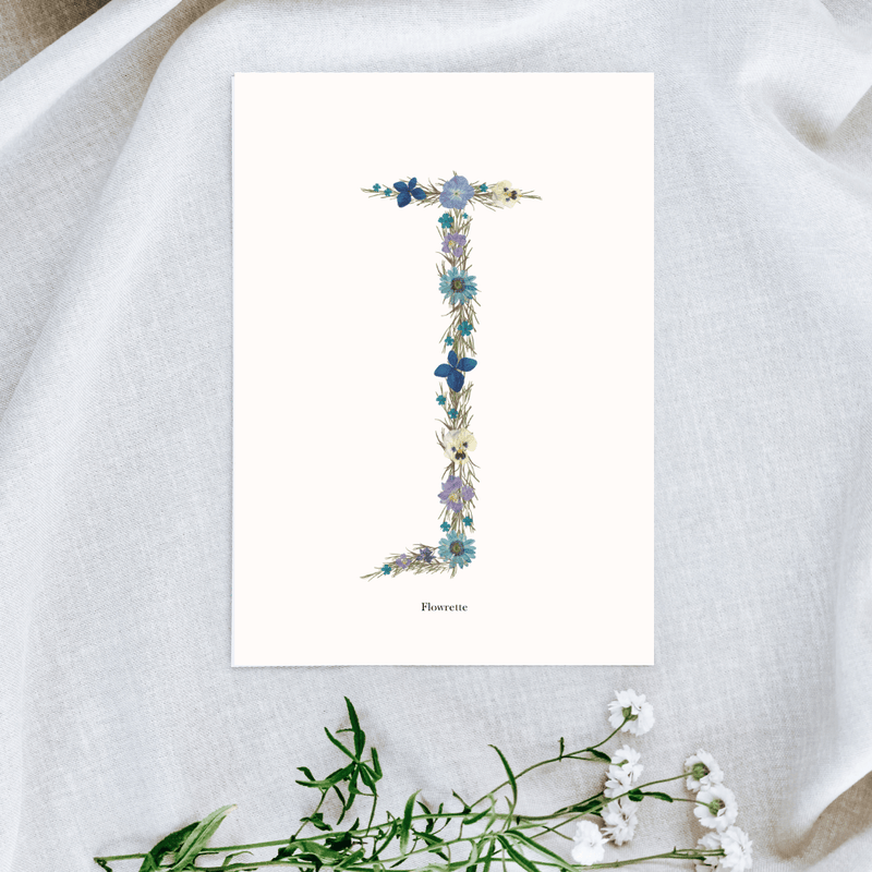petite-affiche-herbier-lettre-flowrette-bleue
