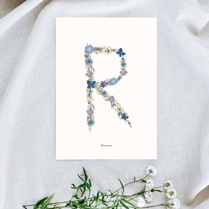 petite-affiche-herbier-lettre-flowrette-bleue