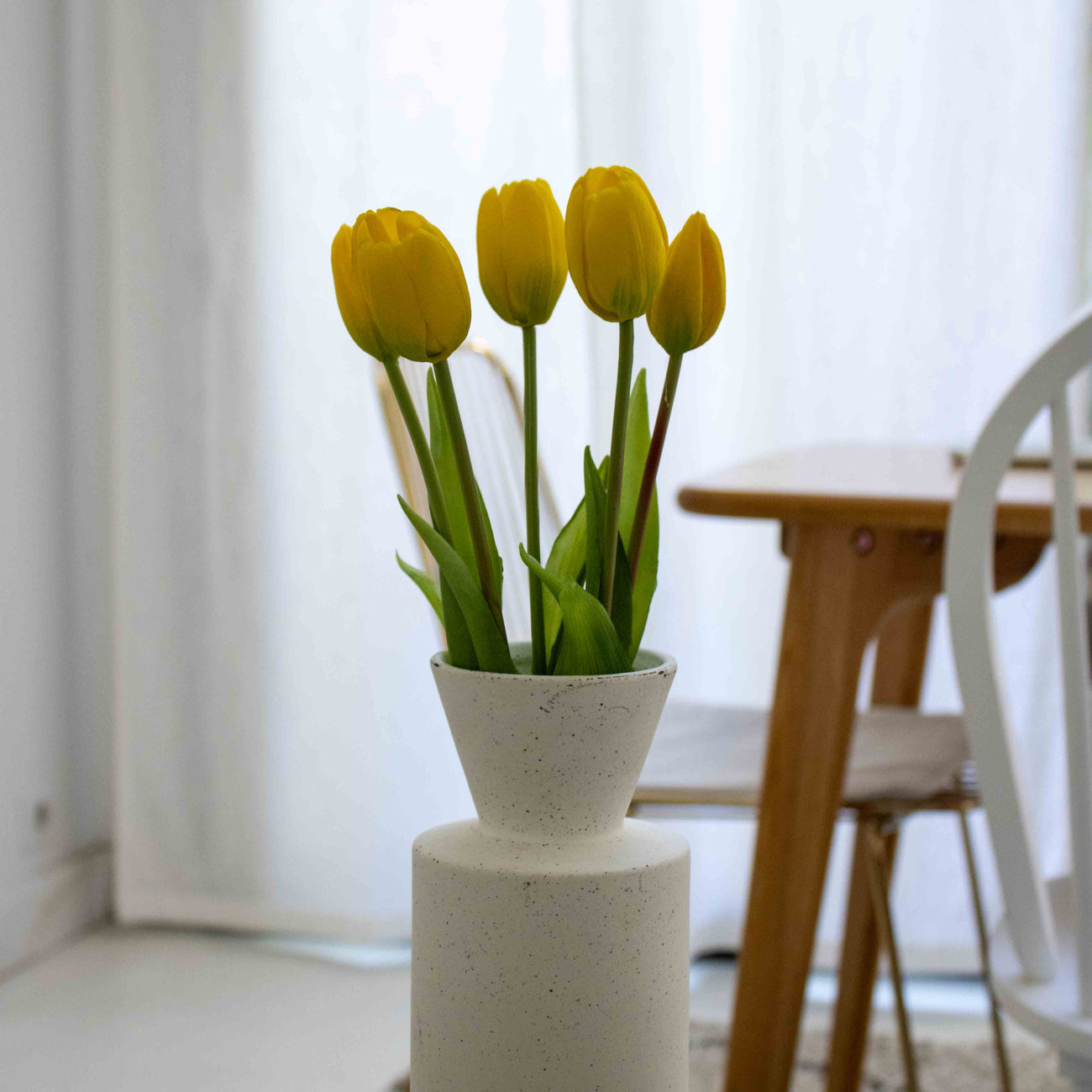 Tulipe jaune artificielle real touch à la botte x1, fausse fleur réaliste, déco florale intérieure