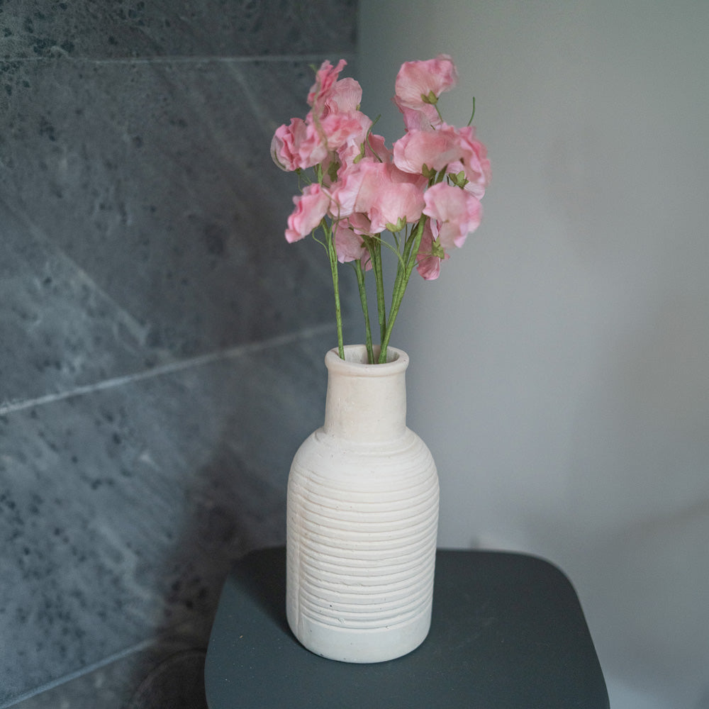 Sweet peas in light pink paper