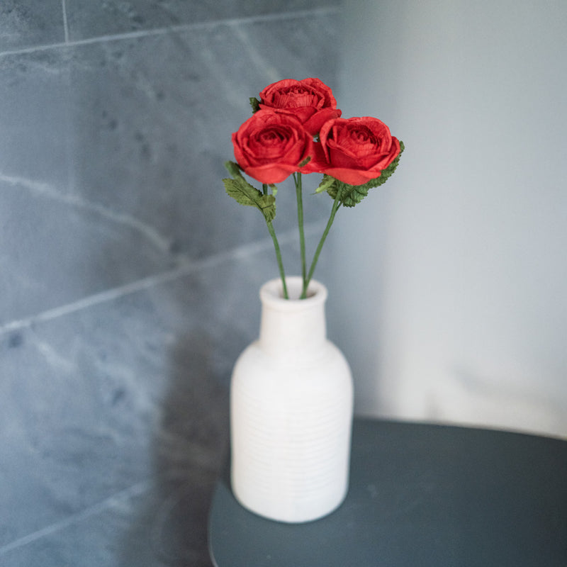 Rose rouge en papier