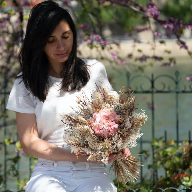 bouquet-en-fleurs-sechees-rose-pale