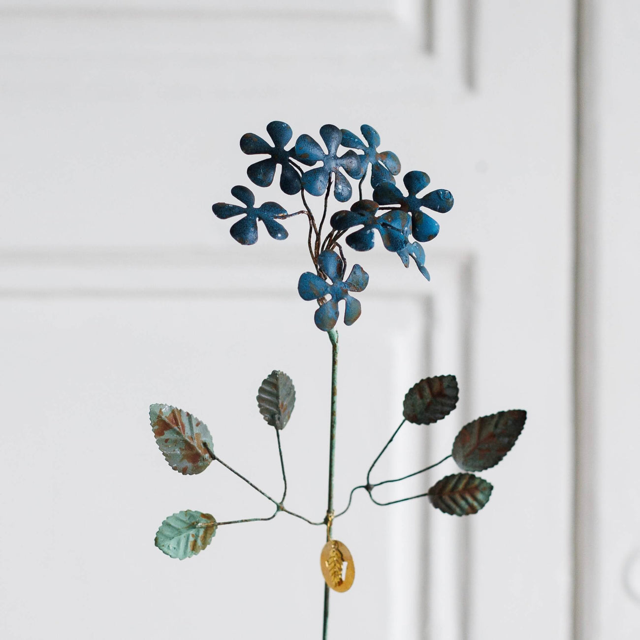 Fleur en laiton Kalika bleue