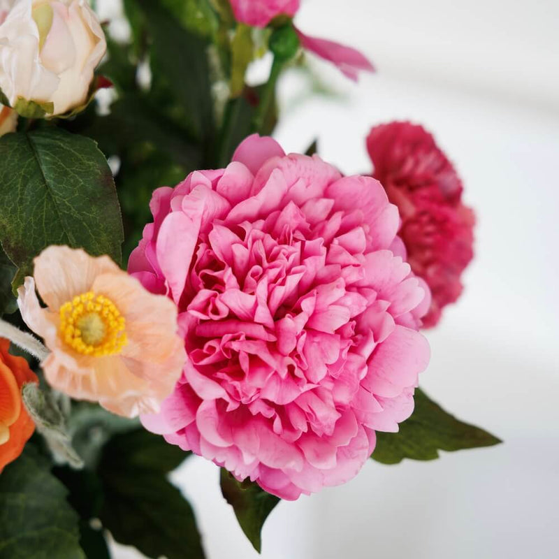 Bouquet of artificial flowers Margaret