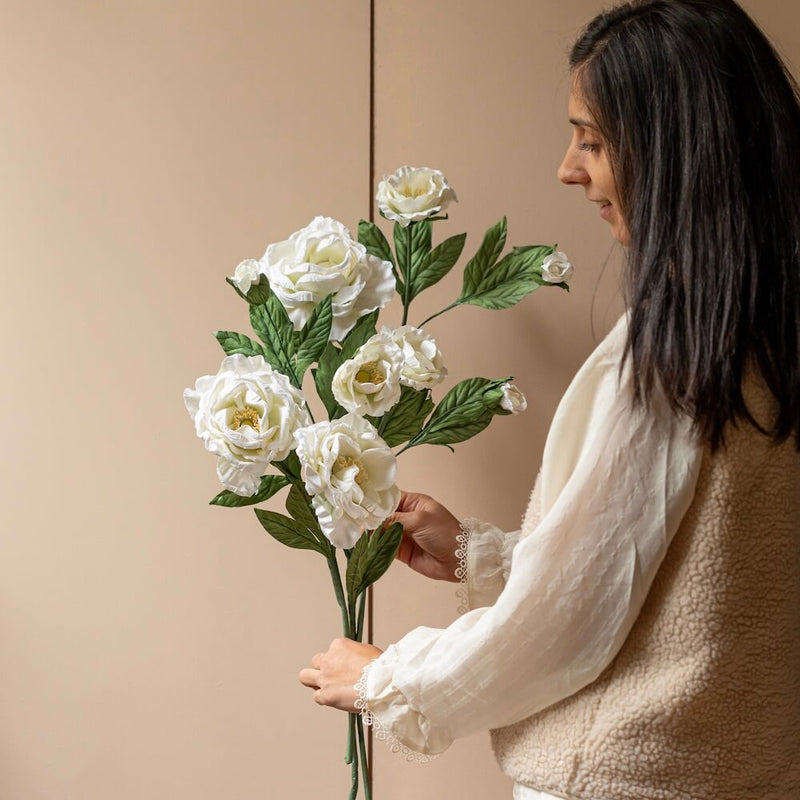 fleurs-en-papier-artisanale-rose-caroline-blanches