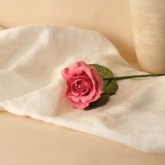 Little Rose Lady en papel fucsia