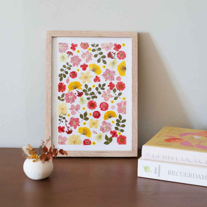 herbier-fait-main-fleurs-jaunes-roses