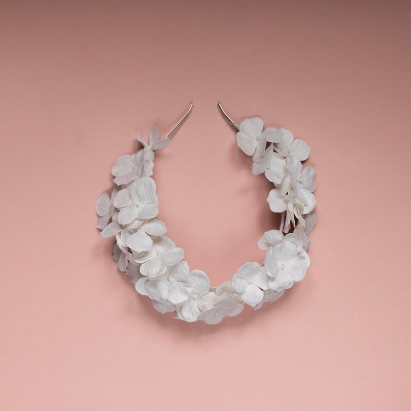 accessoire-pour-mariage-fleurs-en-papier-blanc