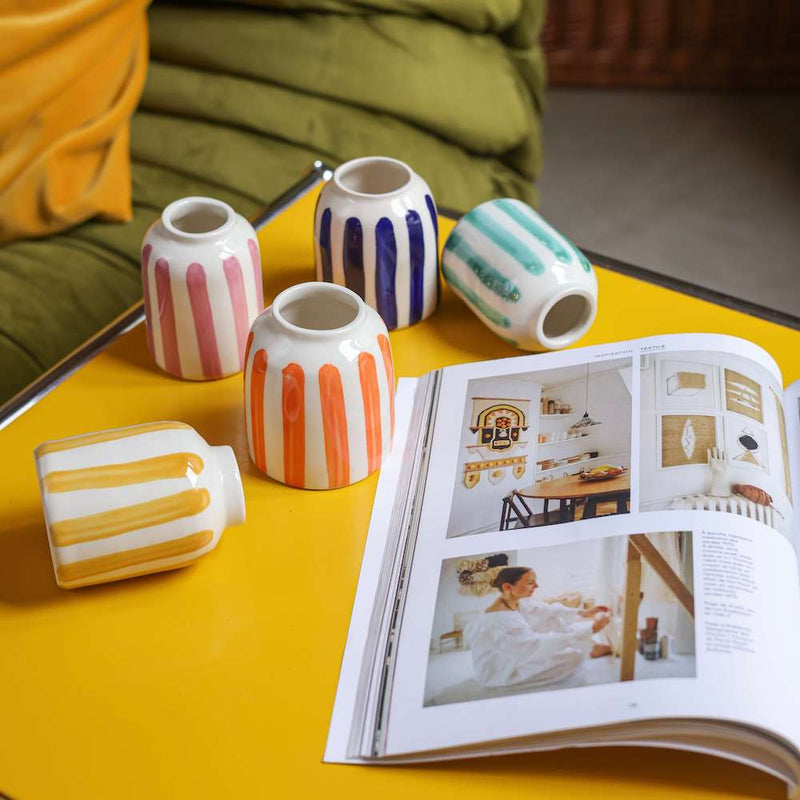 orange-vase-raye