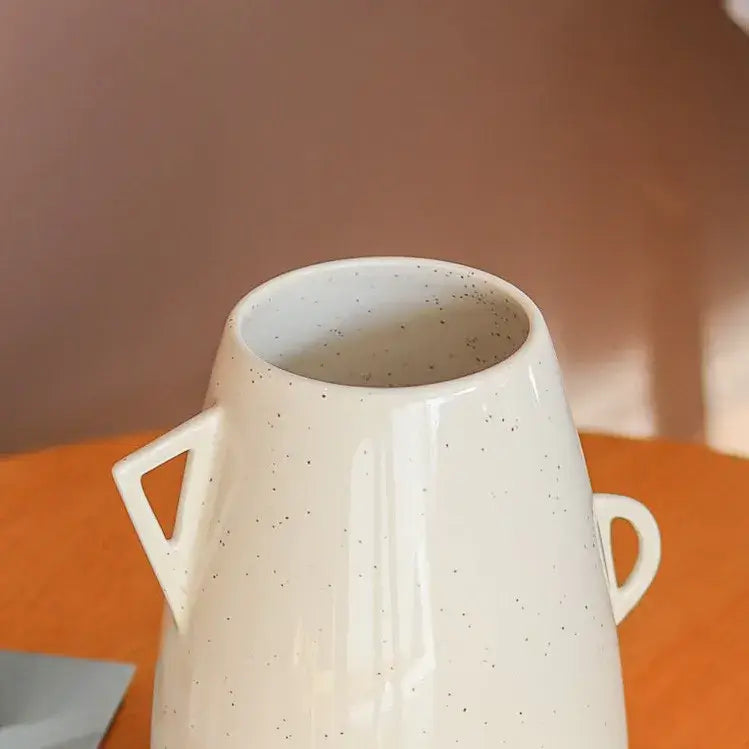 vase-ceramique-asymetrique